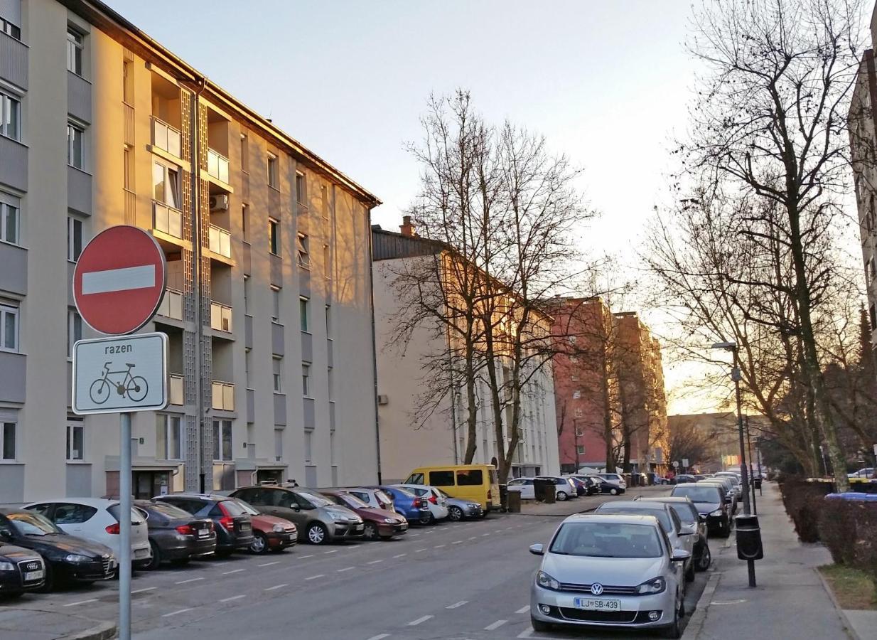 Iva Tour As With Balcony In *